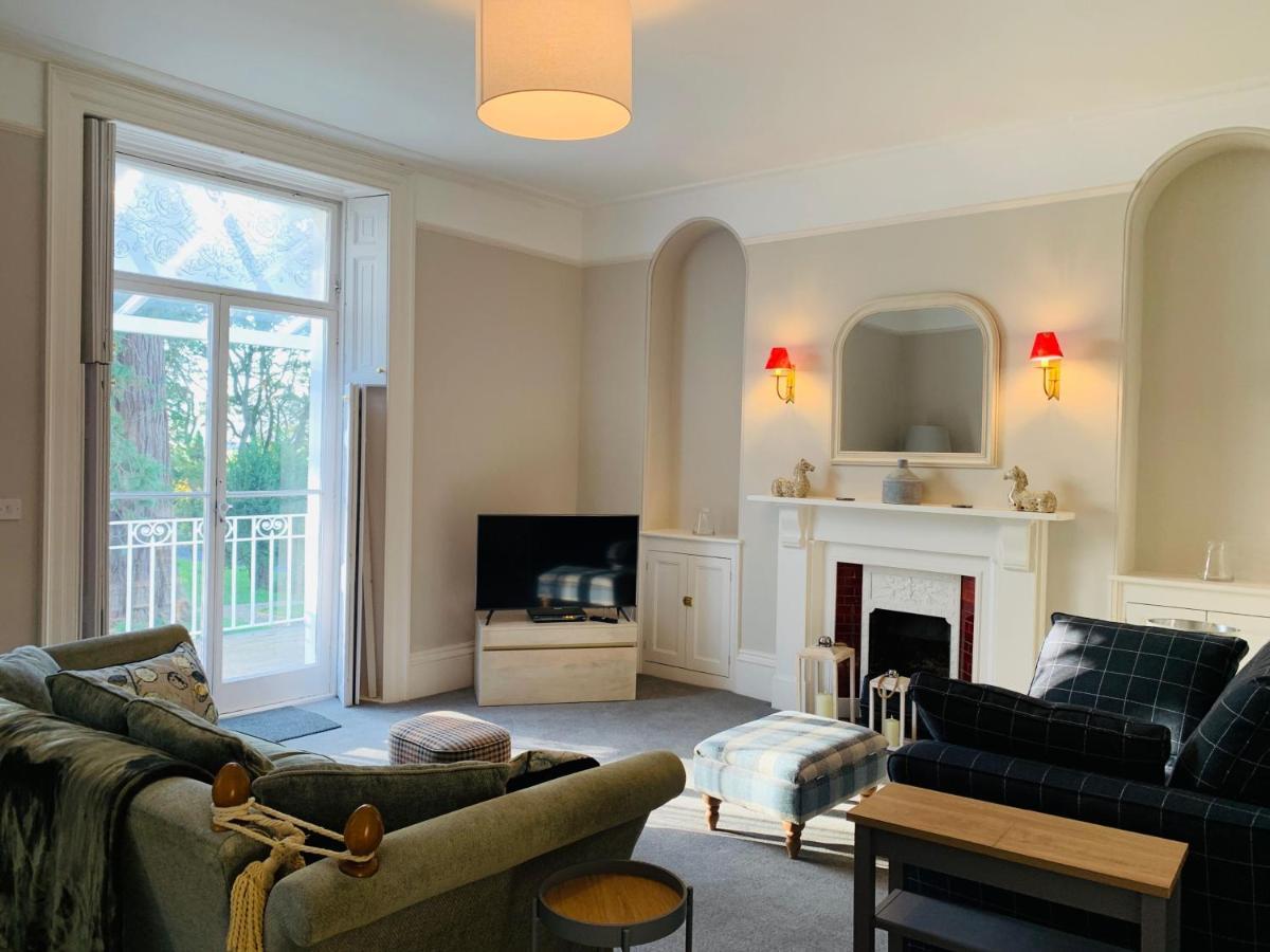Villa The Westgate Charmouth Esterno foto
