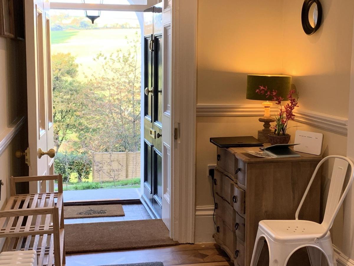 Villa The Westgate Charmouth Esterno foto