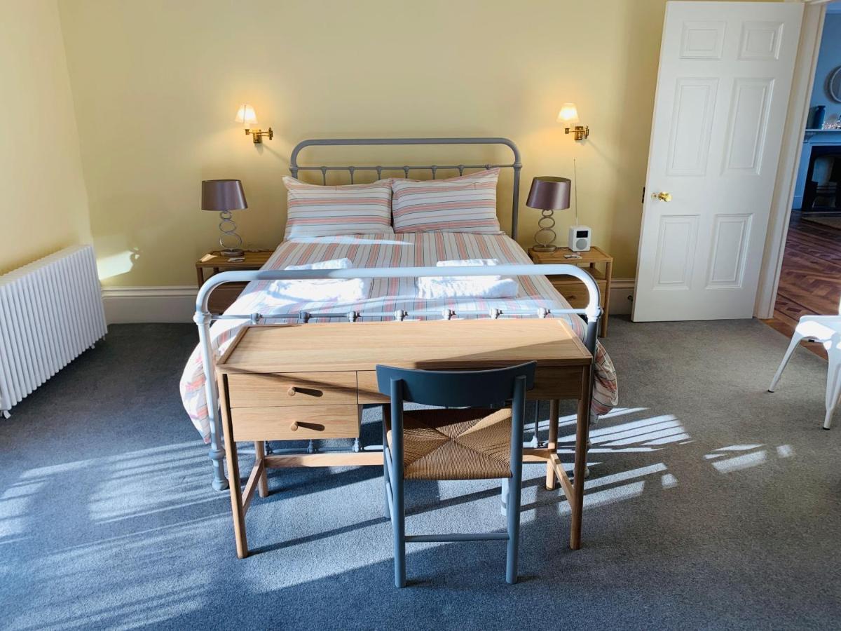 Villa The Westgate Charmouth Esterno foto