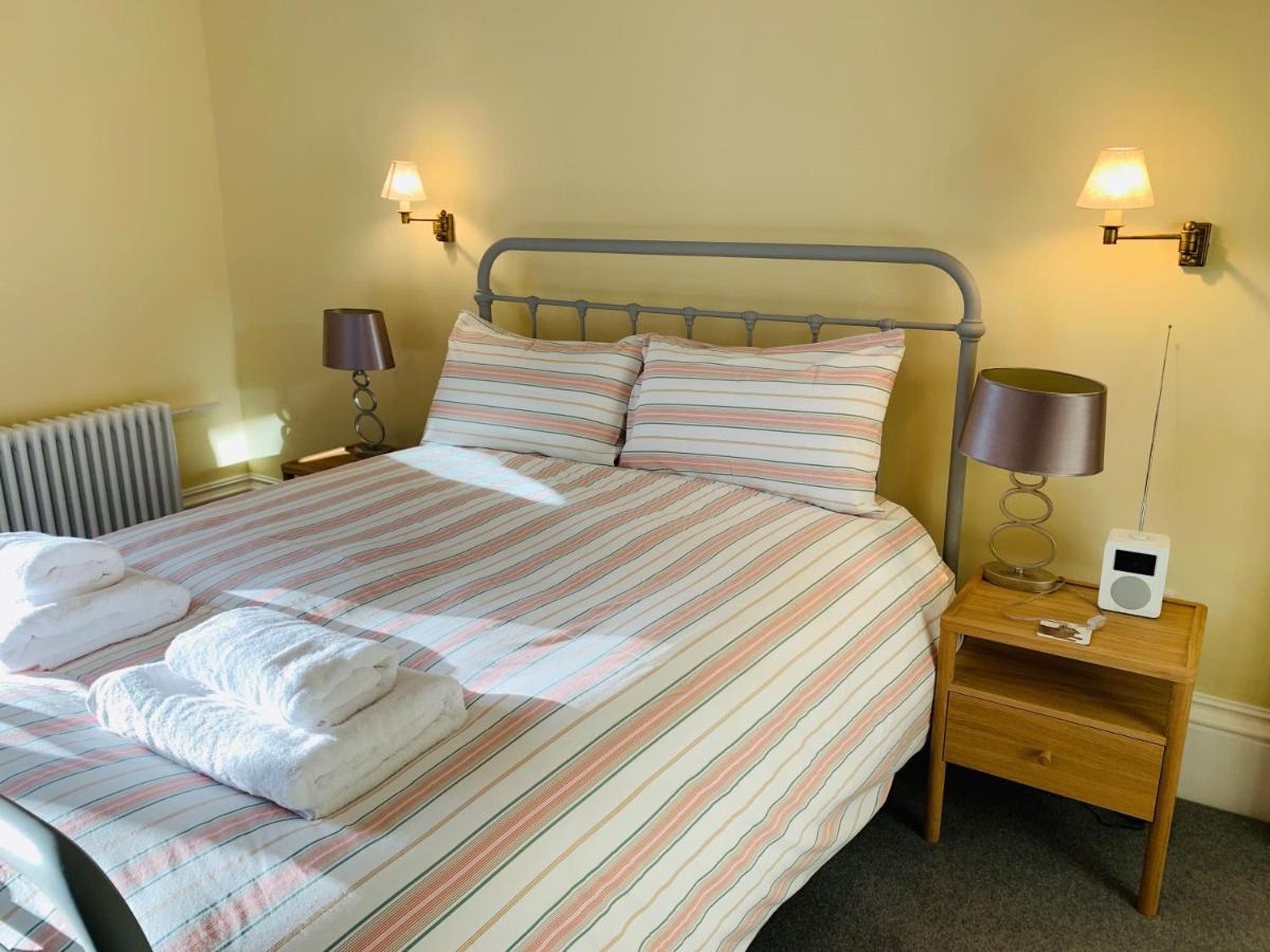 Villa The Westgate Charmouth Esterno foto