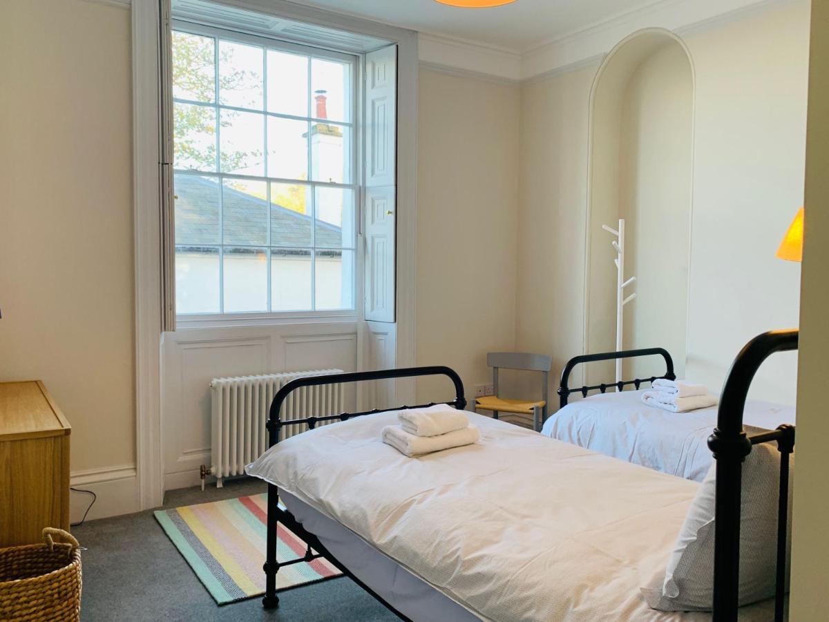 Villa The Westgate Charmouth Esterno foto